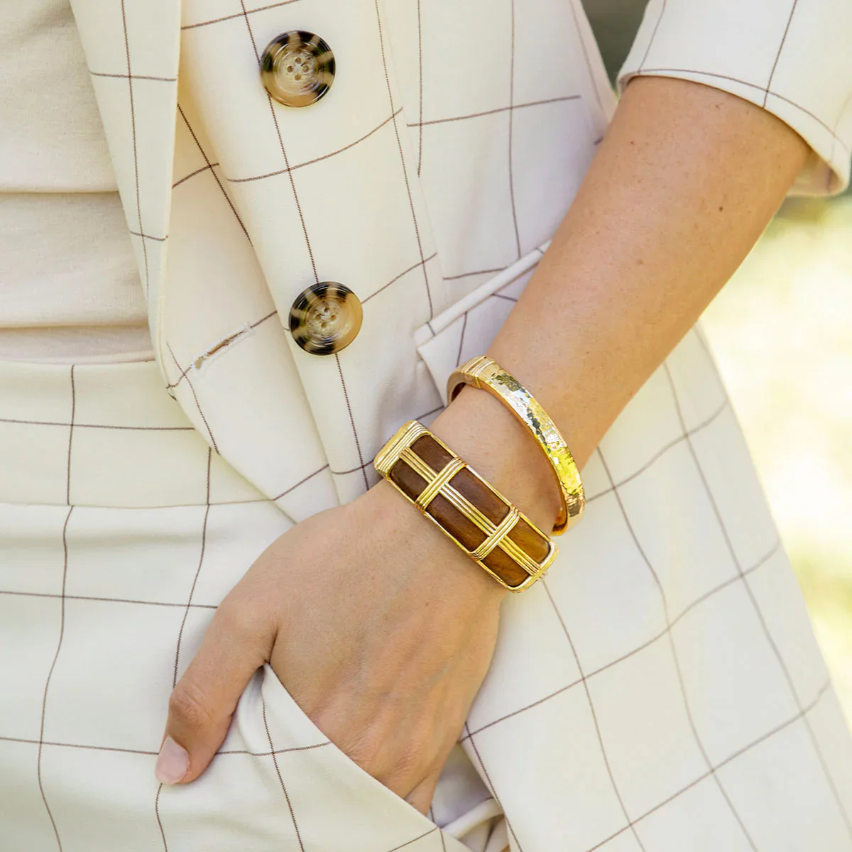 Capucine De Wulf Gaia Hinged Bangle, Teak, Available in 2 Sizes - Image 3