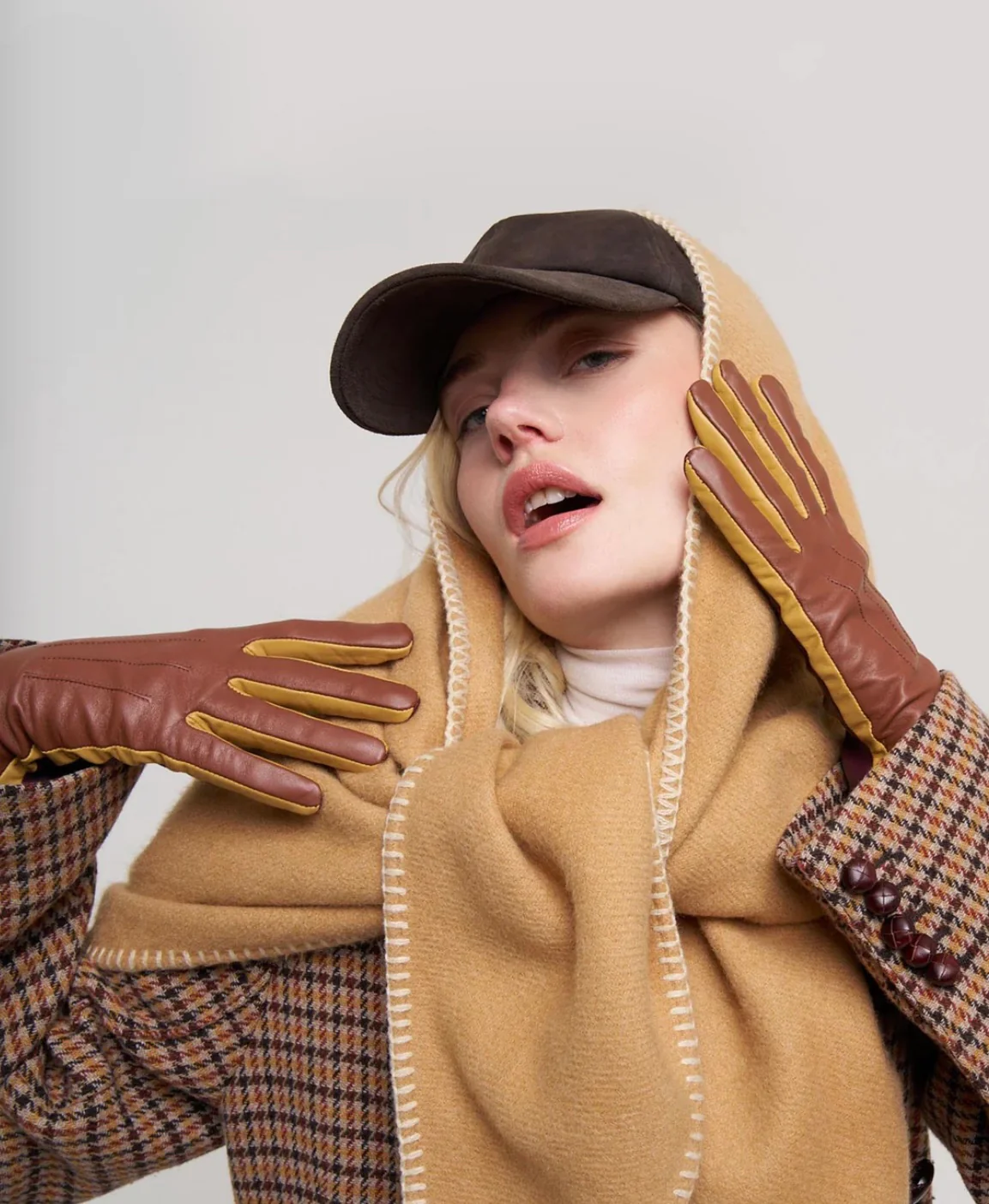 Echo Colorblock Leather Gloves, Available in 3 Colors - Final Sale - Image 7