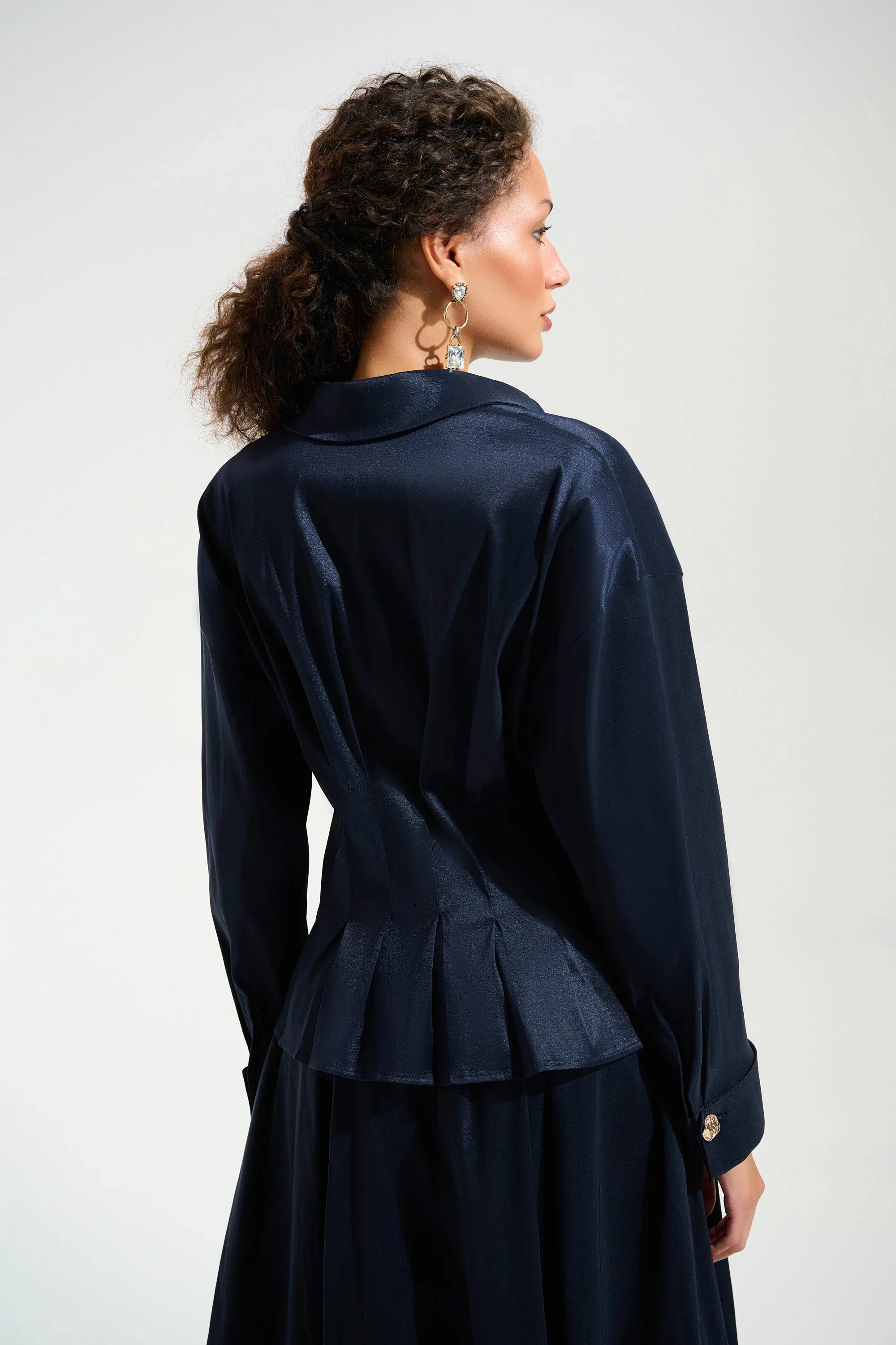 Joseph Ribkoff Stretch Taffeta Fit and Flare Blouse with Chain Link Button Cuffs - Image 3