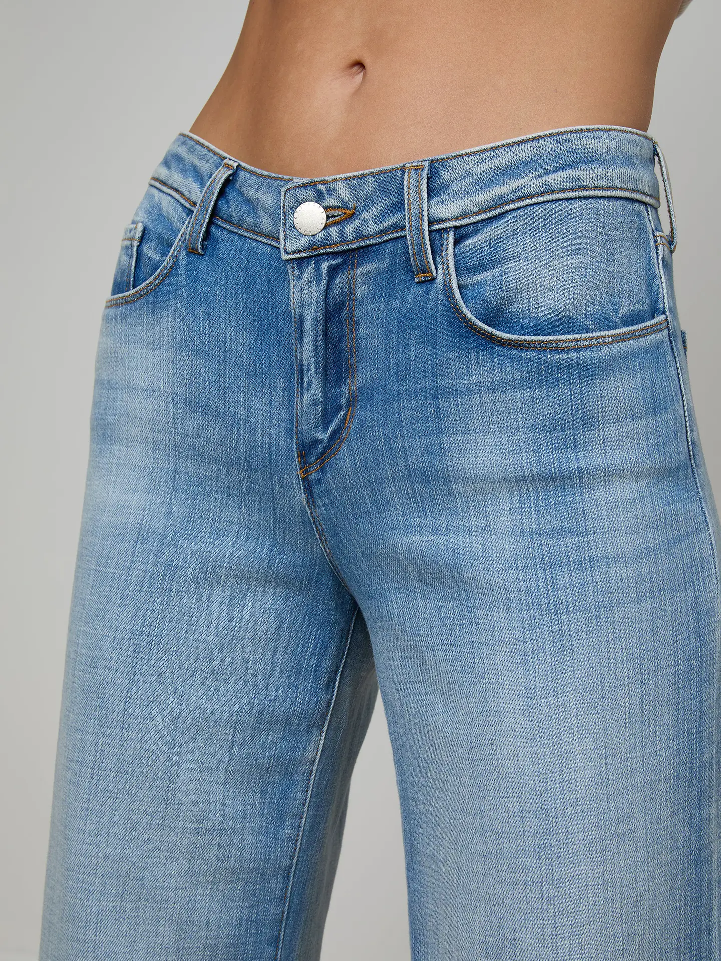 L'Agence Joanne Low Rise Wide Leg Jean - Image 6