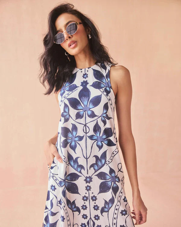 Omika Maggie Midi Dress - Image 3