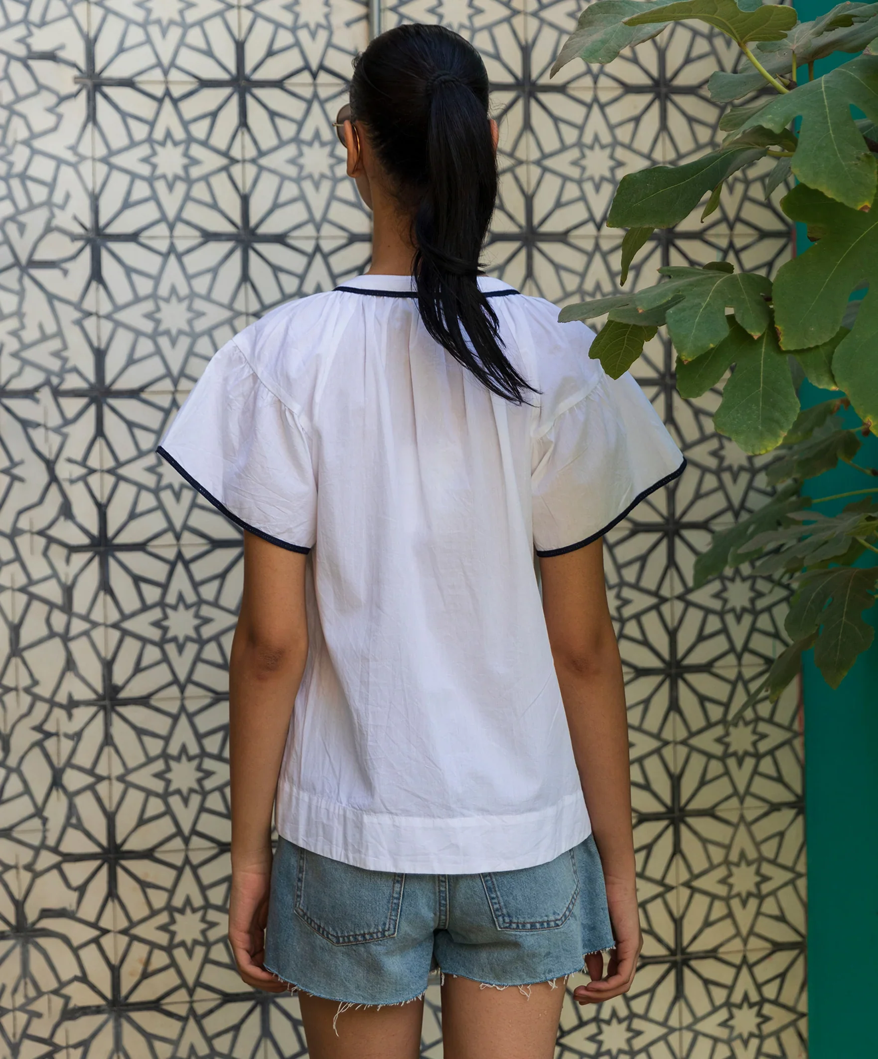 Rose and Rose Clematis Top, White with Navy - Image 2